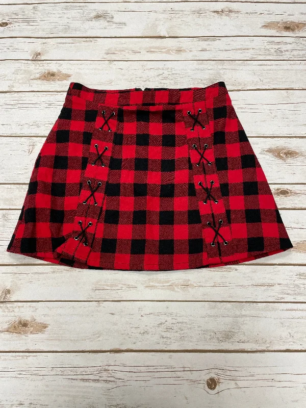 Skirt Mini & Short By Cme In Black & Red, Size: M