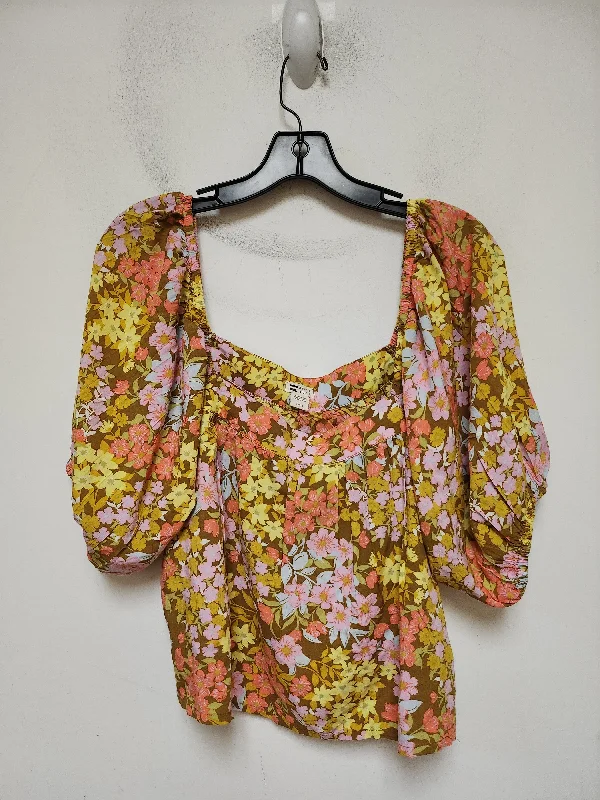 Top Short Sleeve By Billabong In Floral Print, Size: L