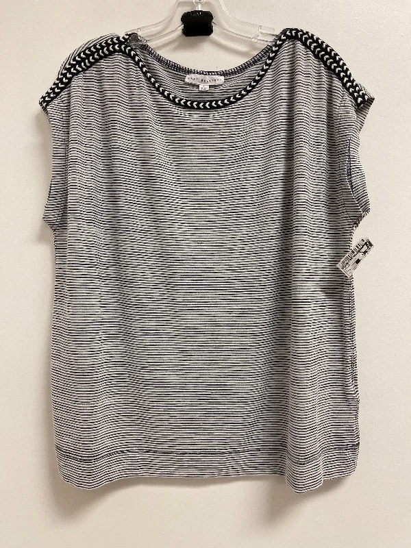 Top Short Sleeve By Jane And Delancey In Striped Pattern, Size: L