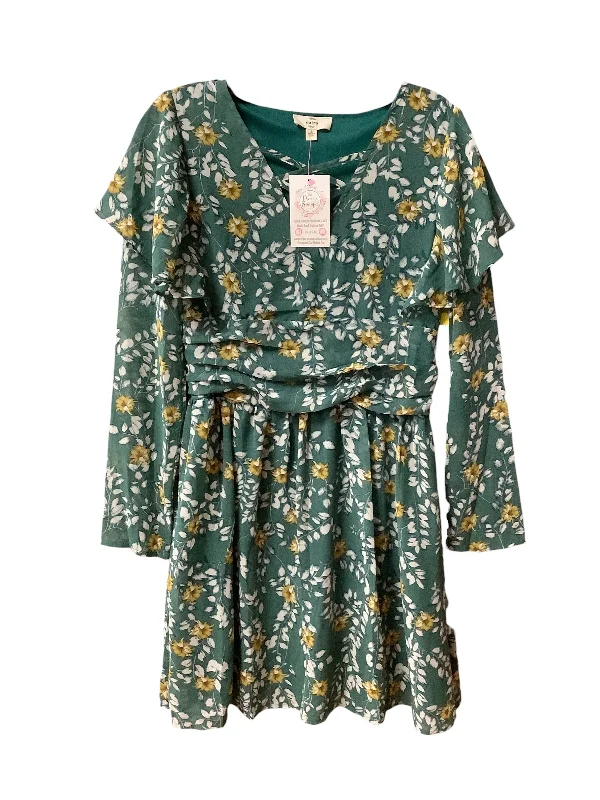 Dress Casual Short By Entro In Green, Size: S