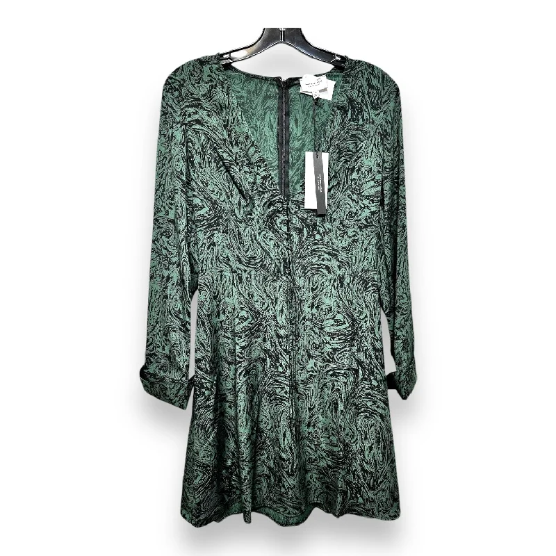 Dress Casual Short By Who What Wear In Green, Size: M