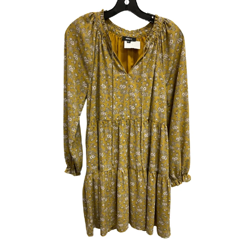 Dress Casual Short By Wishlist In Gold, Size: M